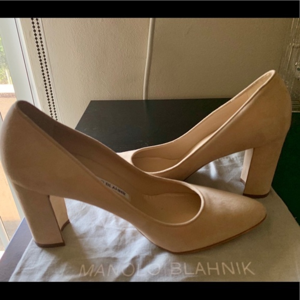 Manolo Blahnik camel Suede Block-Heel 👠